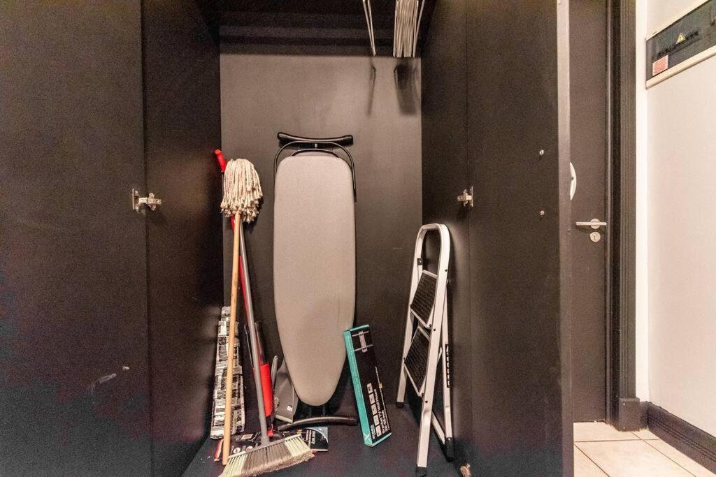 The Square 135- Studio With Free Parking, Pool & Gym Access Apartment Cape Town Exterior photo