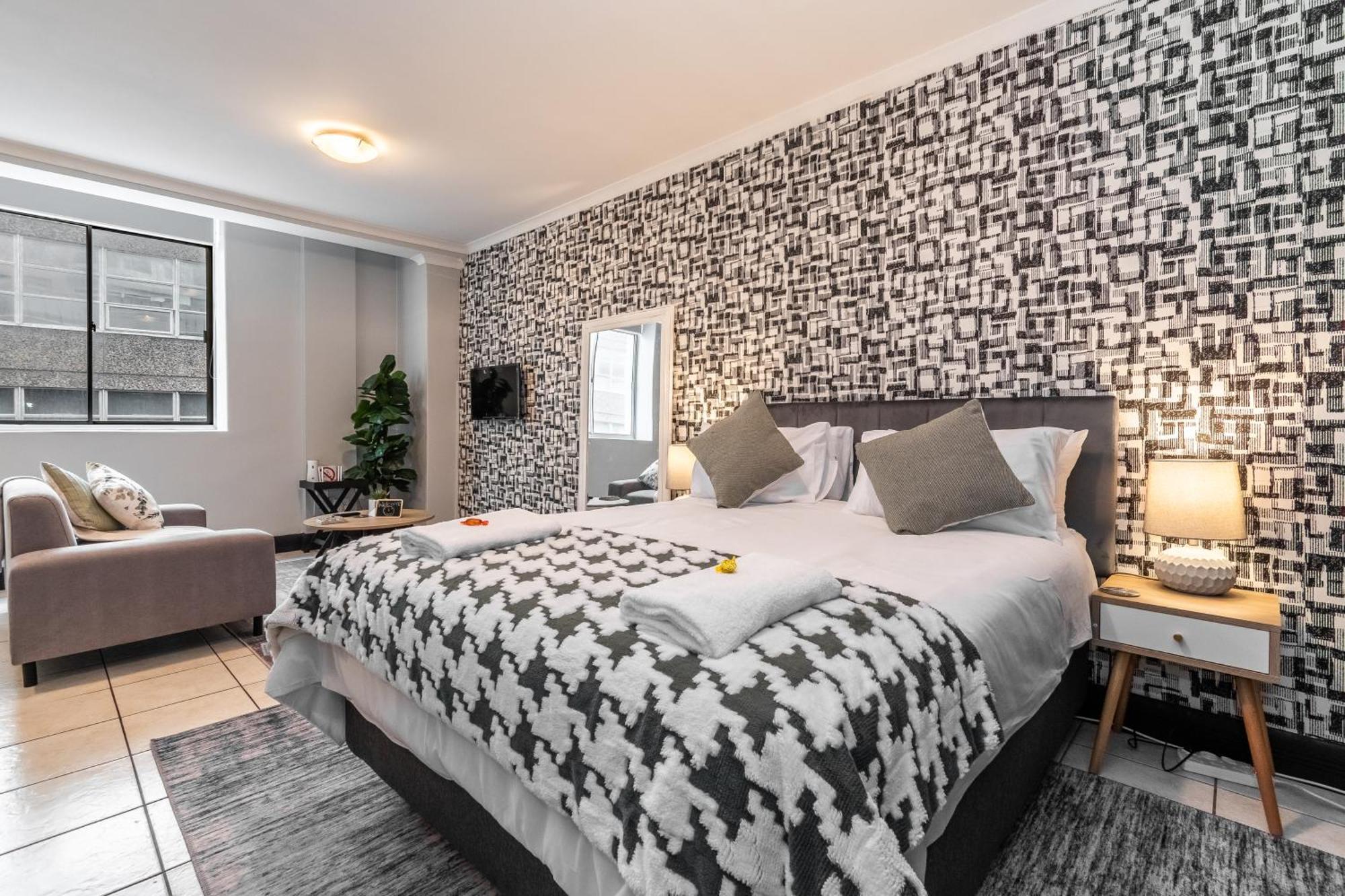 The Square 135- Studio With Free Parking, Pool & Gym Access Apartment Cape Town Exterior photo