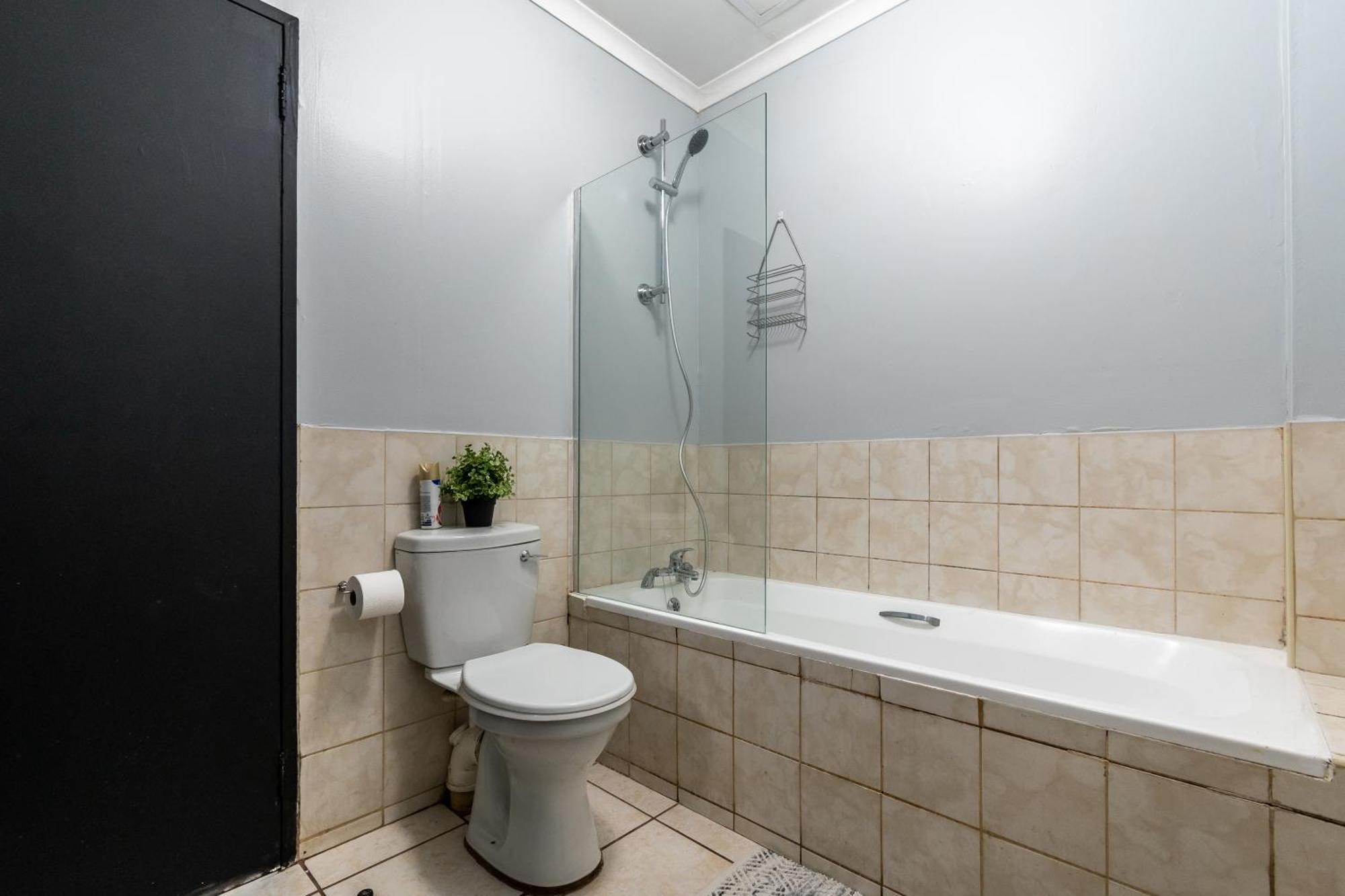 The Square 135- Studio With Free Parking, Pool & Gym Access Apartment Cape Town Exterior photo